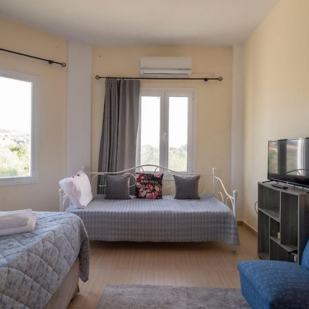 La Vatura Hotel Gialova Eksteriør billede