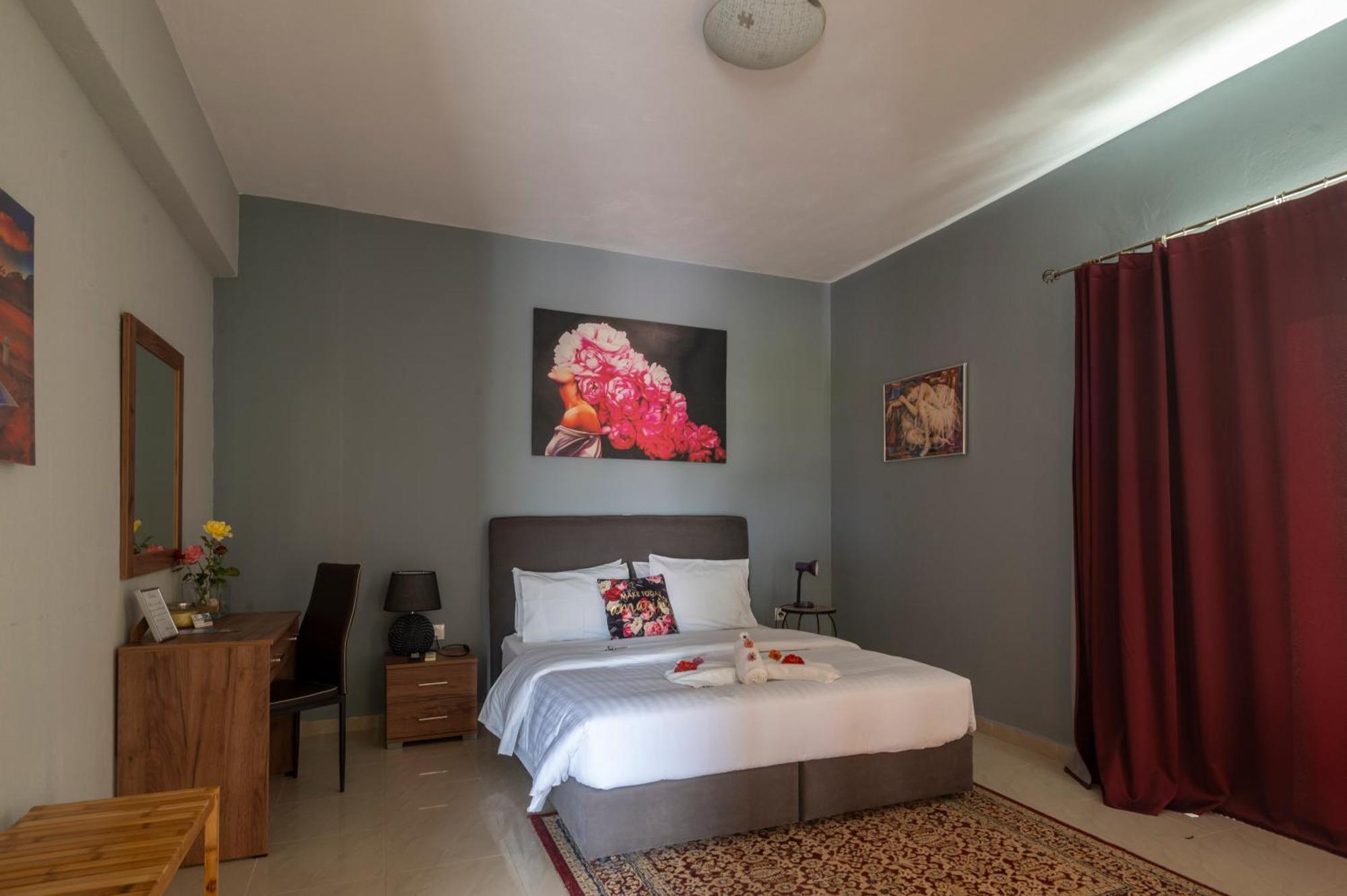 La Vatura Hotel Gialova Eksteriør billede